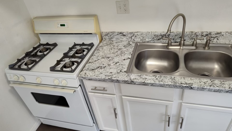 101 E Barbara St #3 - Photo 3 of 8