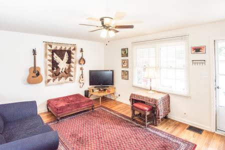 5163 Caroline Ave - Photo 3 of 11