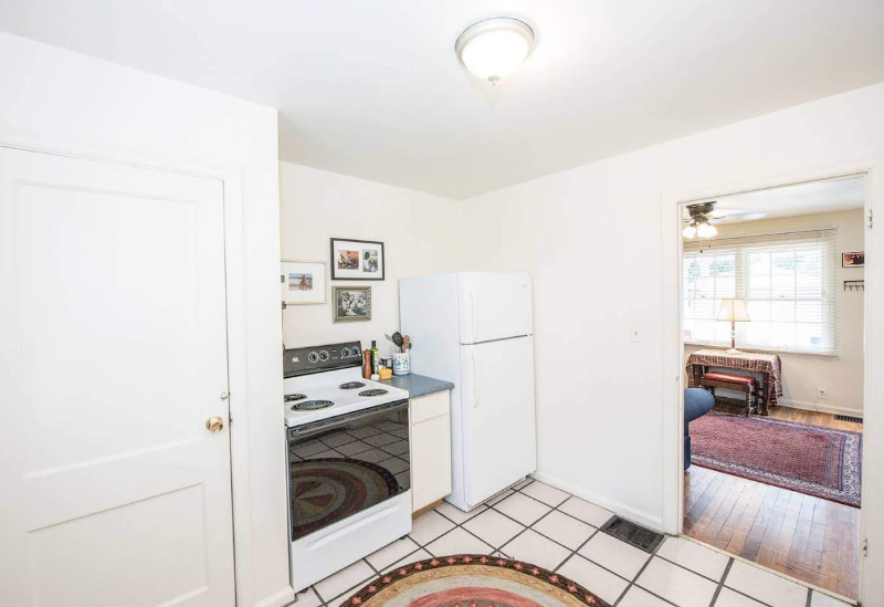 5163 Caroline Ave - Photo 6 of 11