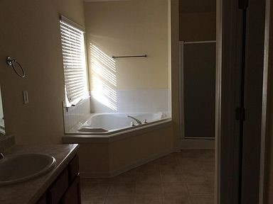 327 Ermines Way - Photo 7 of 7