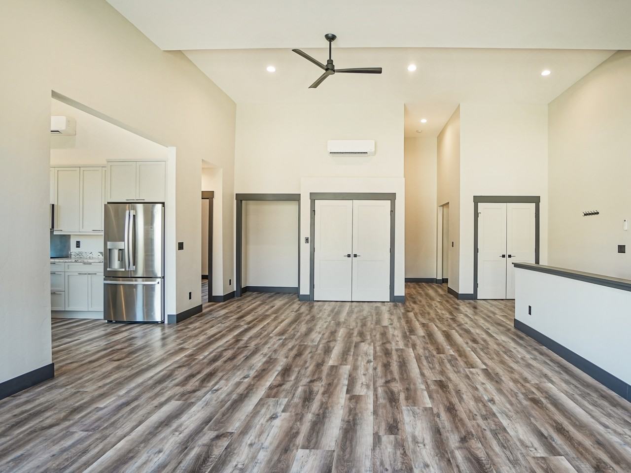 120 W 9th St #A - Photo 3 of 20