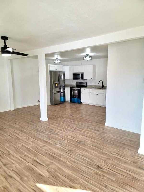 1317 8th St - Photo 2 of 6