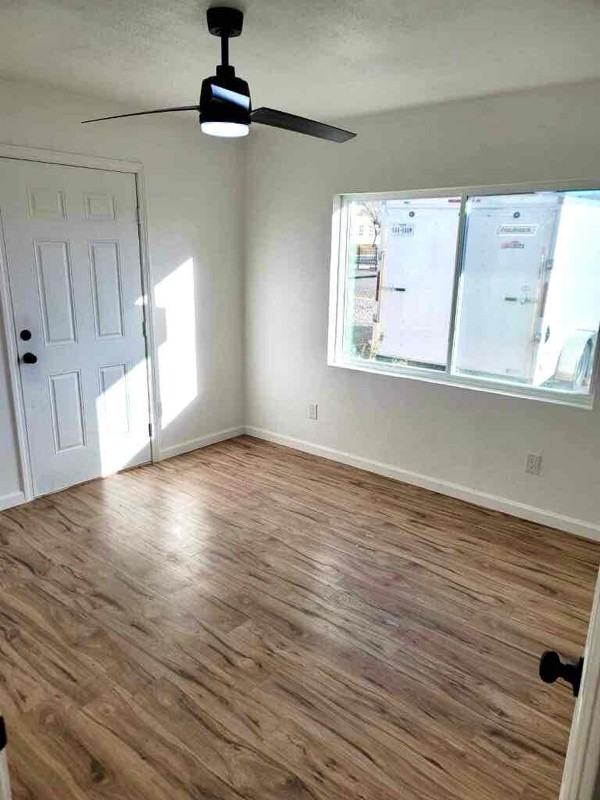 1317 8th St - Photo 4 of 6