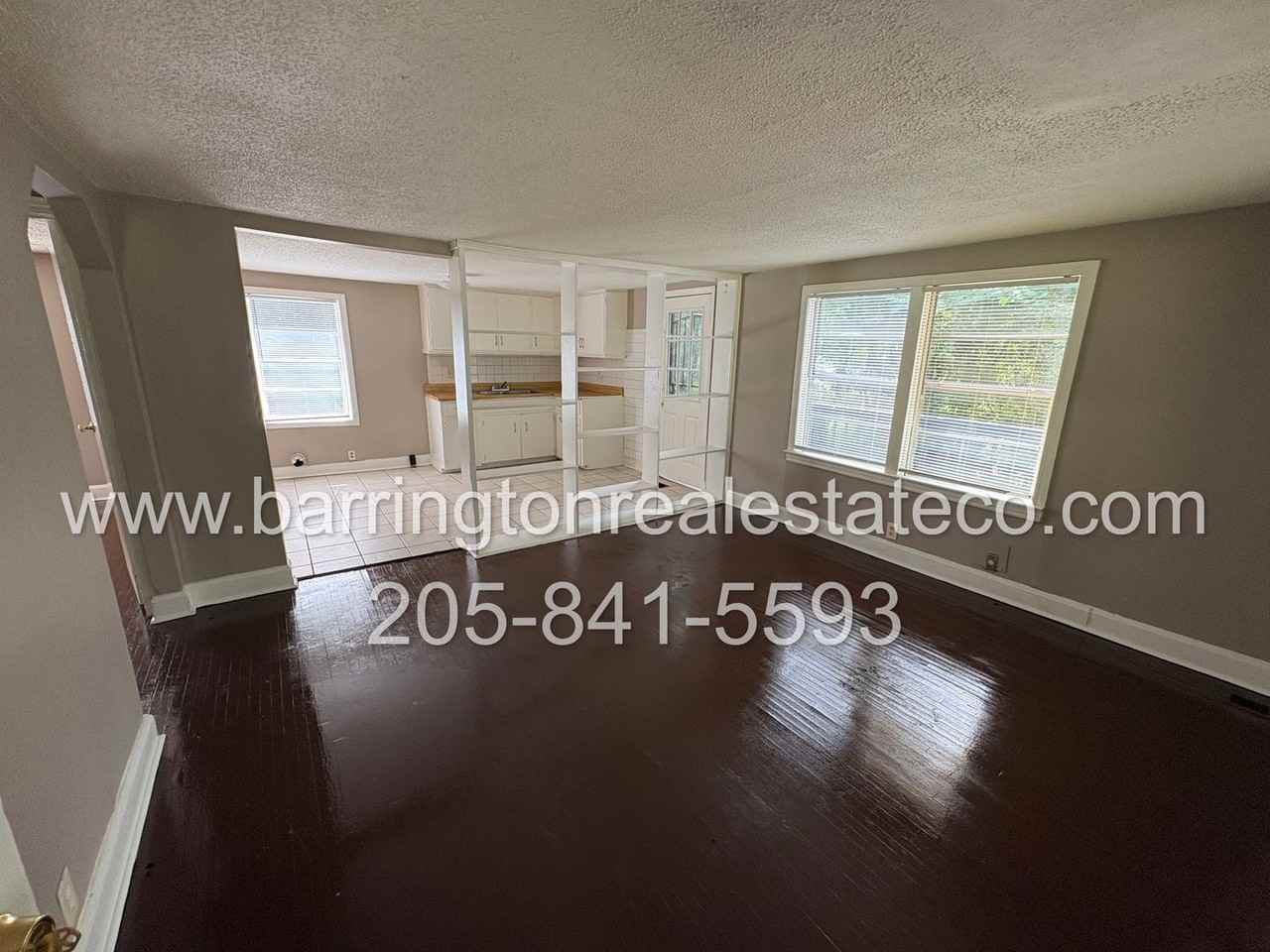 1109 Oakwood St - Photo 2 of 5