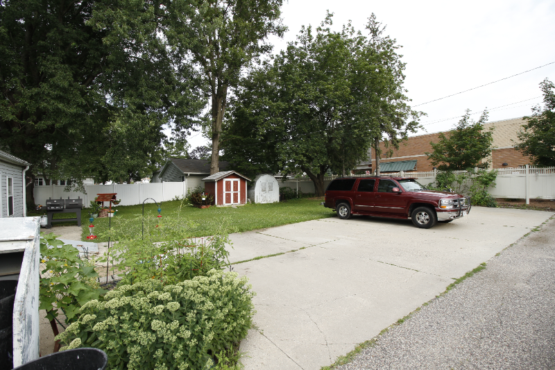 406 Jackson St #B - Photo 3 of 9