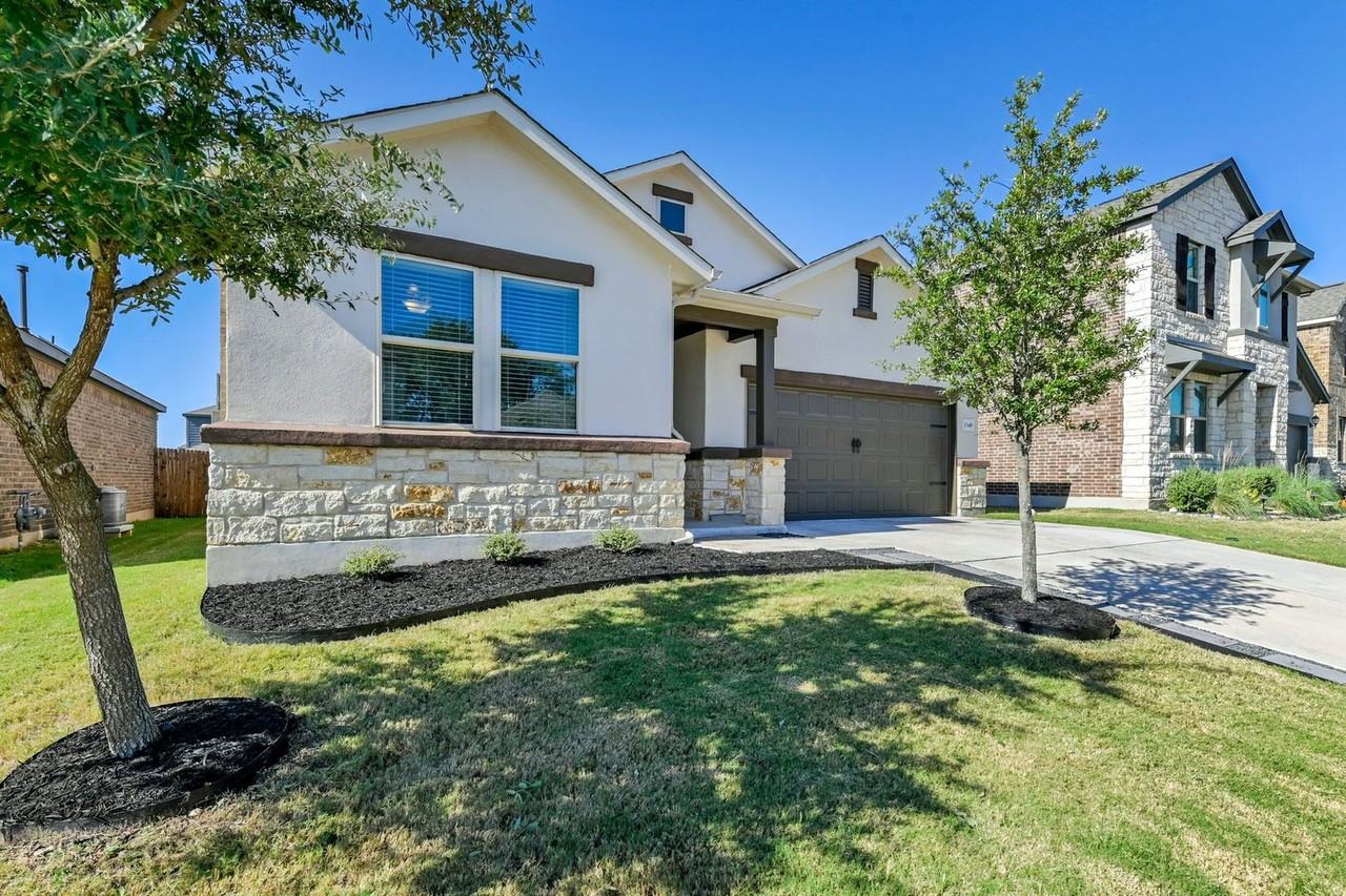 1349 Eagle Ray St - Photo 3 of 38