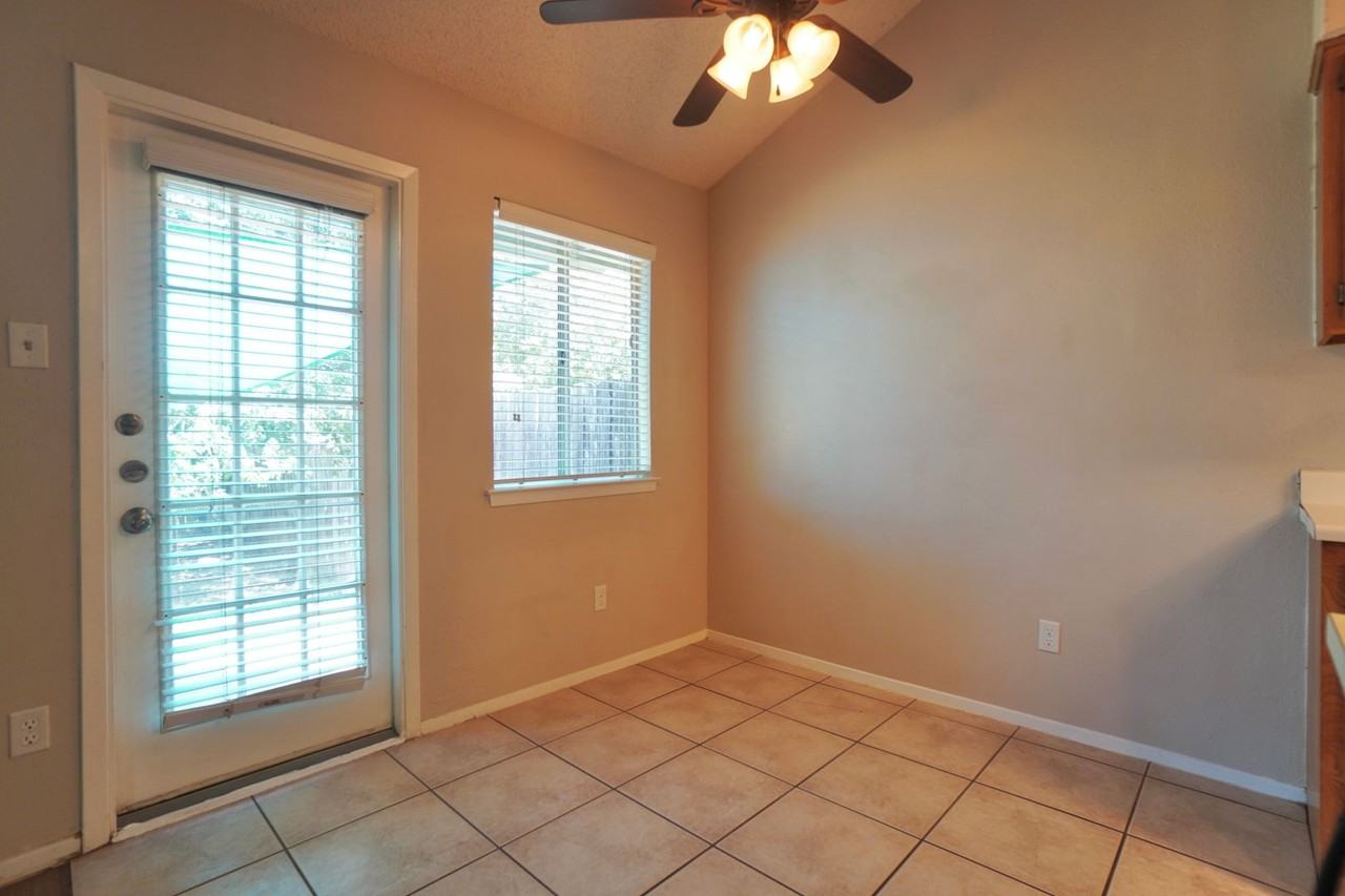 7602 Woodstone Cv #A - Photo 7 of 30