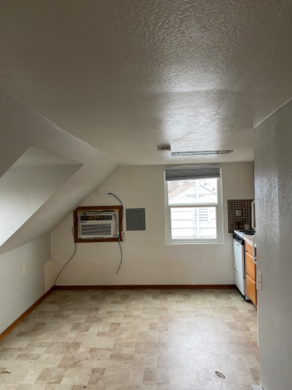 1042 W Cascade Ave #B - Photo 4 of 11