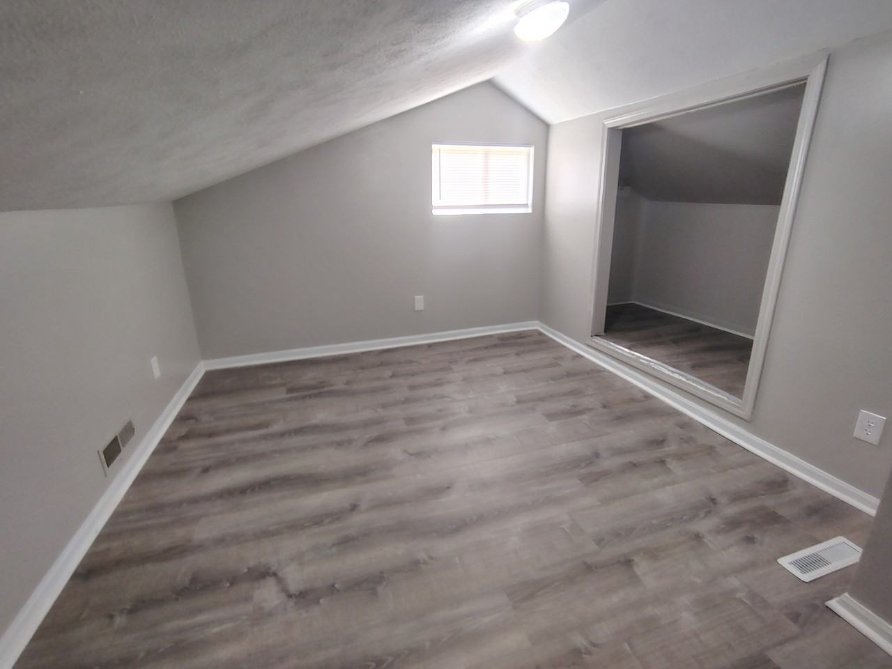 804 Irving Ave - Photo 3 of 11