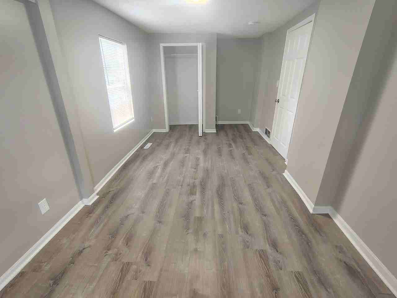 804 Irving Ave - Photo 7 of 11