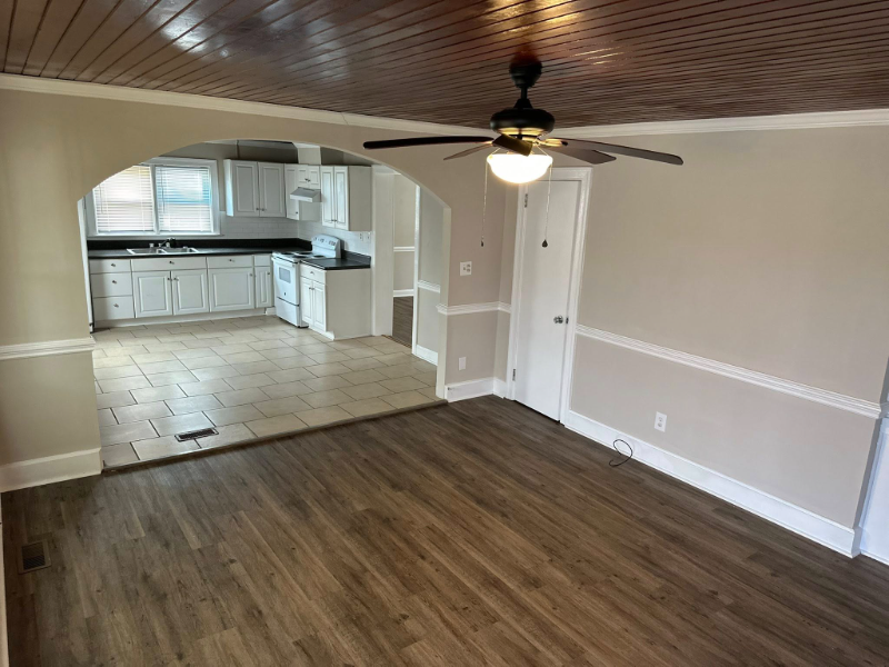 6401 Stantonsburg Rd - Photo 4 of 20