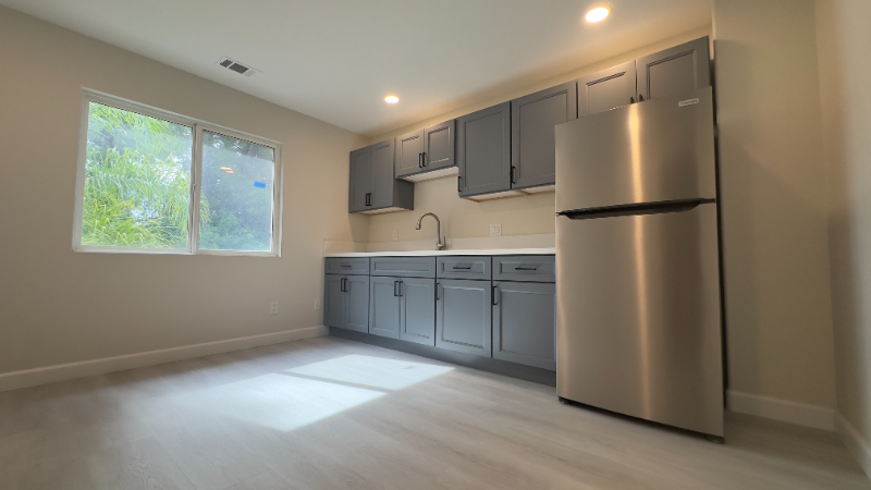 39391 Tiburon Dr #2 - Photo 5 of 17