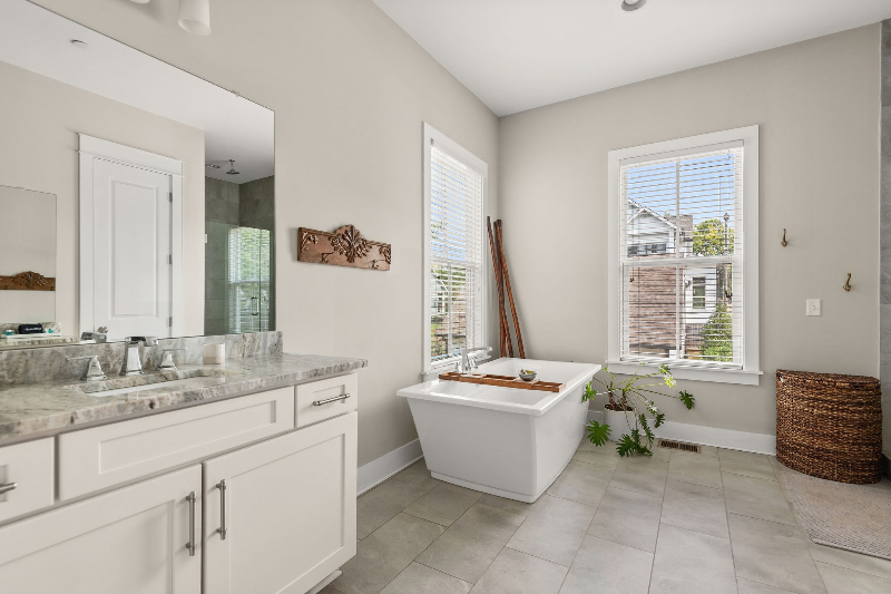 805 S 19th St - Photo 5 of 20
