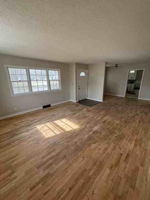 1208 Grove Ave - Photo 2 of 7
