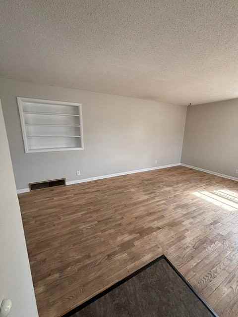 1208 Grove Ave - Photo 3 of 7