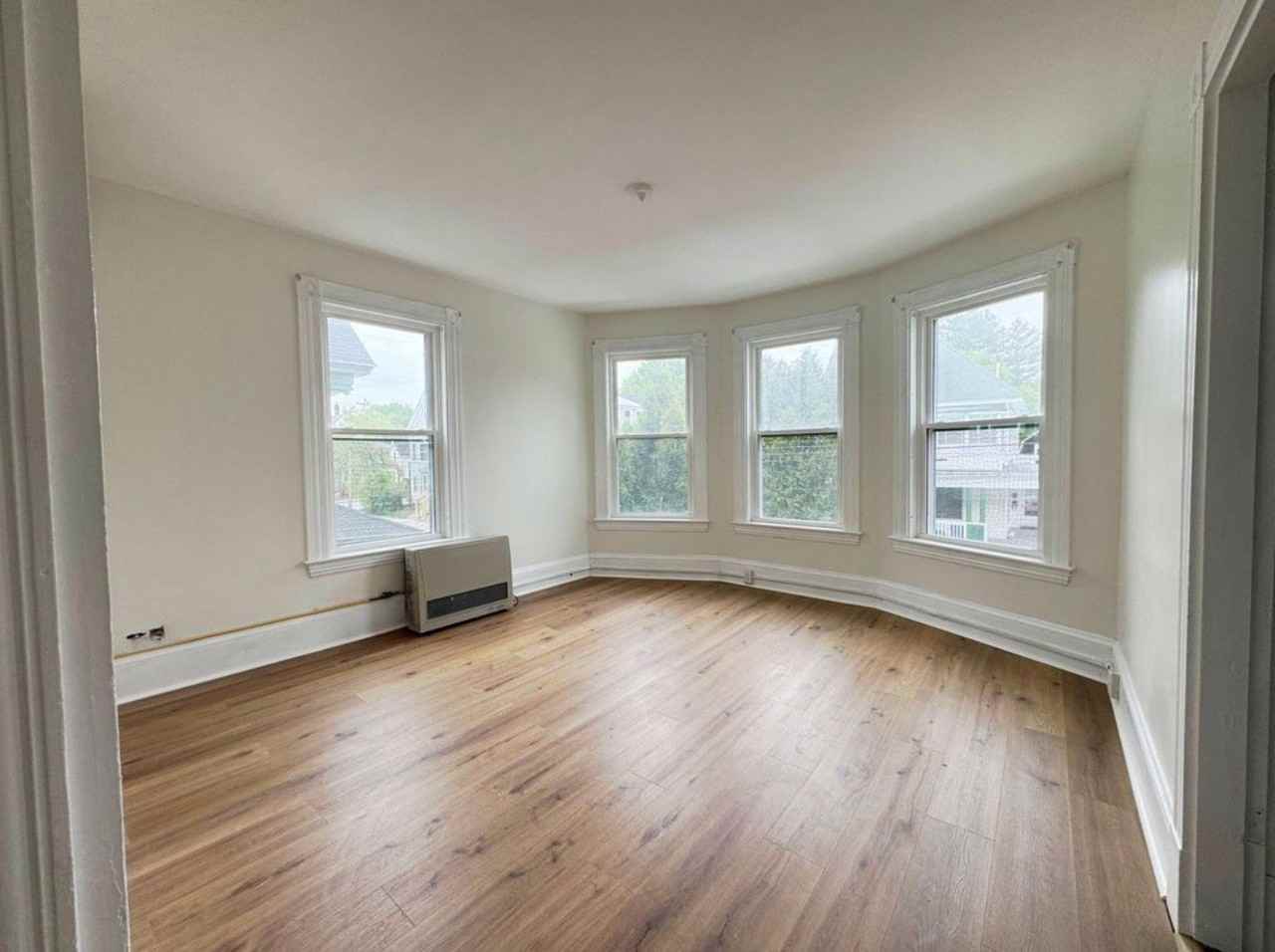 117 Winter St - Photo 6 of 8