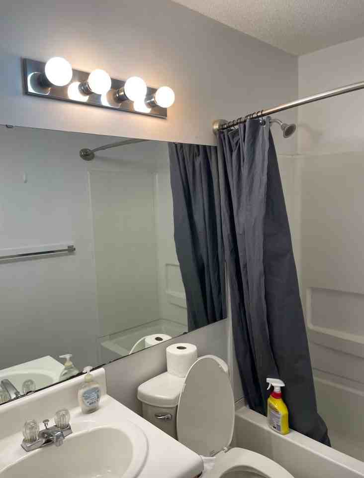 1410 Collegiate Cir - Photo 5 of 16