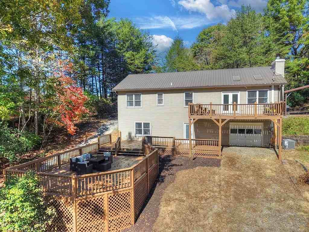 300 Harris Dr - Photo 2 of 22