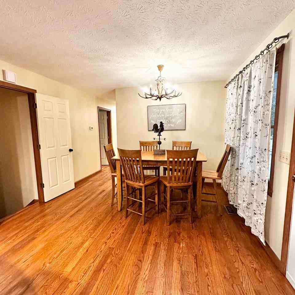 300 Harris Dr - Photo 5 of 22