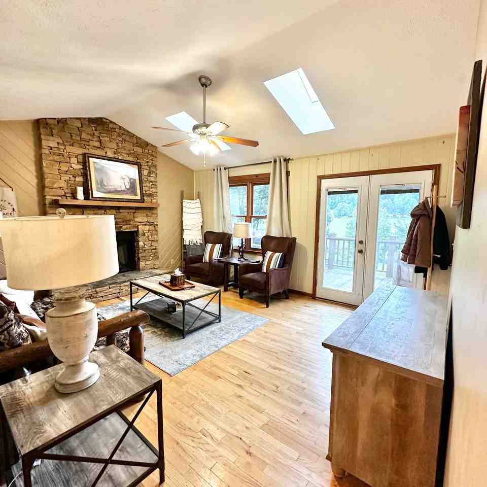 300 Harris Dr - Photo 6 of 22
