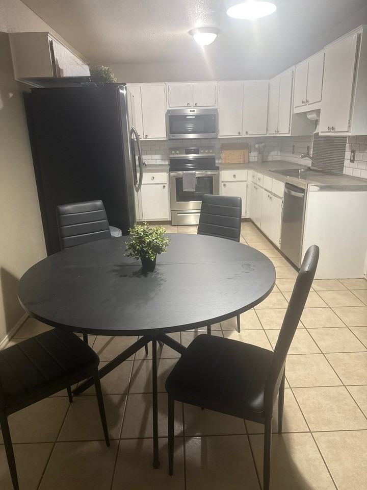 2708 Edgefield St #B - Photo 4 of 8