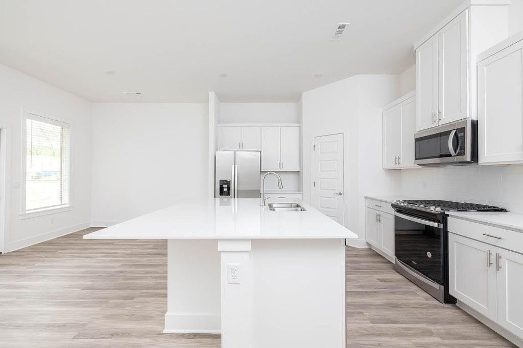 2856 S Zinc Ave - Photo 5 of 21