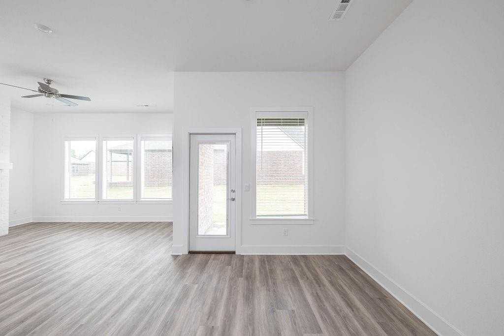 2856 S Zinc Ave - Photo 7 of 21