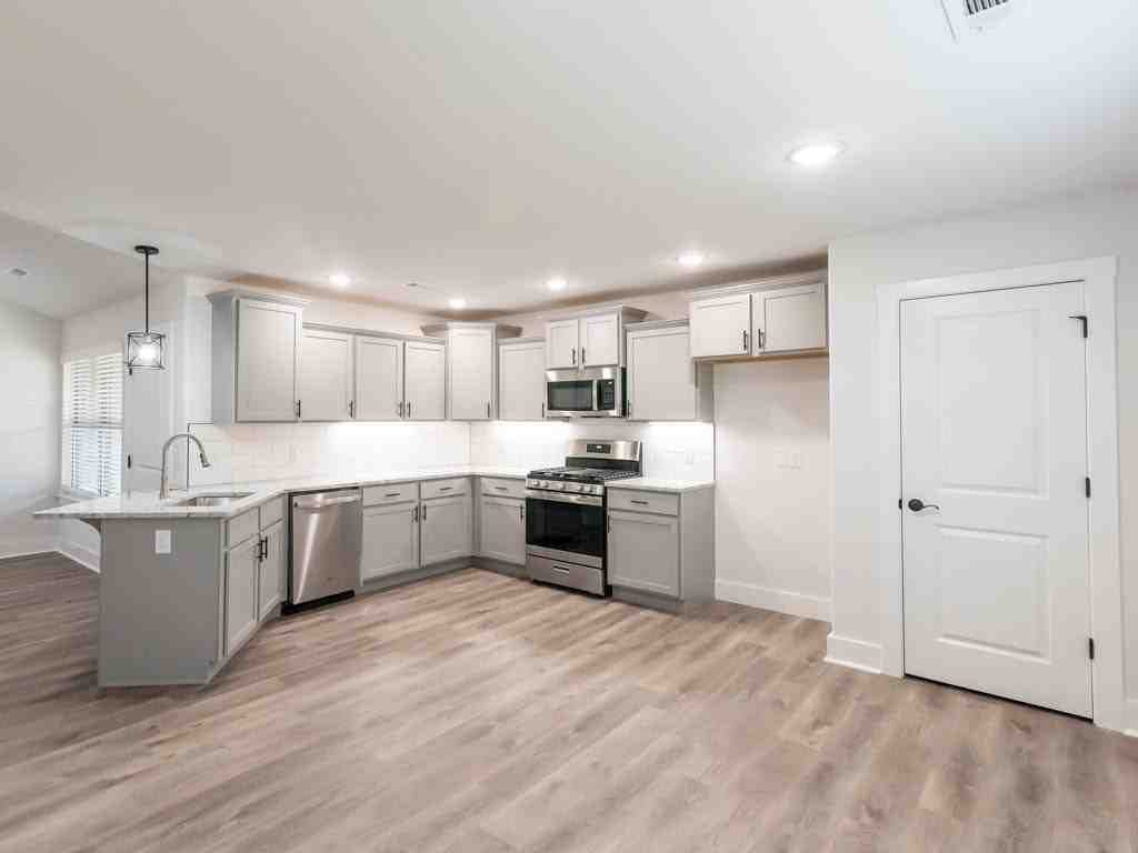 221 Citation St - Photo 6 of 30