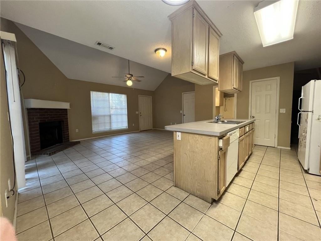 1629 N Saddlehorn Ave - Photo 2 of 11
