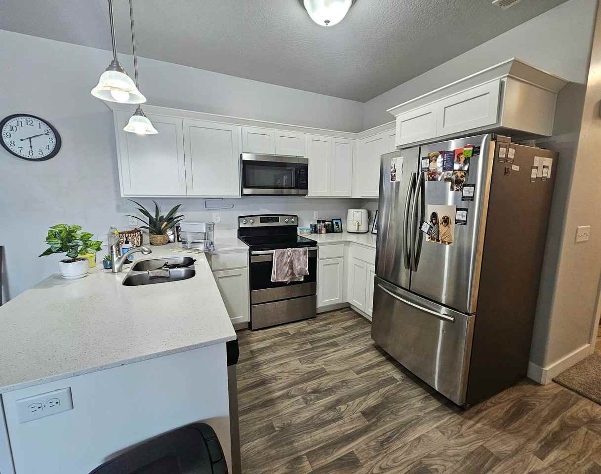 14648 S Mckellen Dr #B303 - Photo 3 of 24