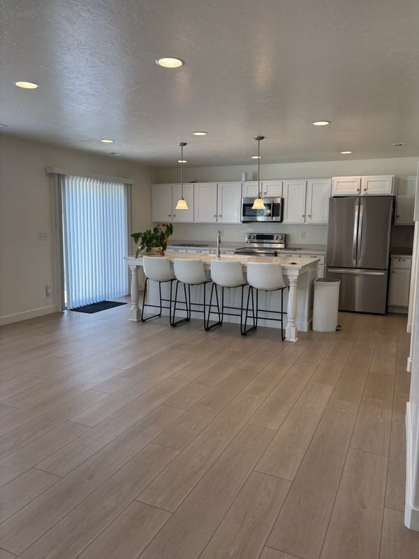 1143 Surrey Dr - Photo 5 of 31