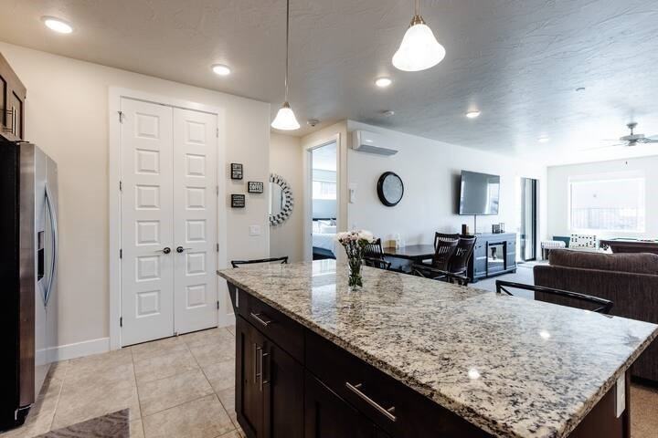 5662 W Clubhouse Dr - Photo 4 of 16