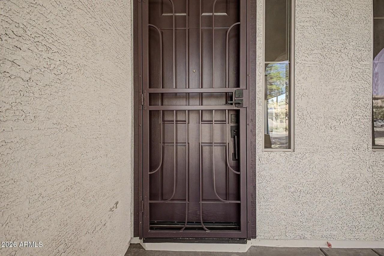 7062 W Andrew Ln - Photo 7 of 50