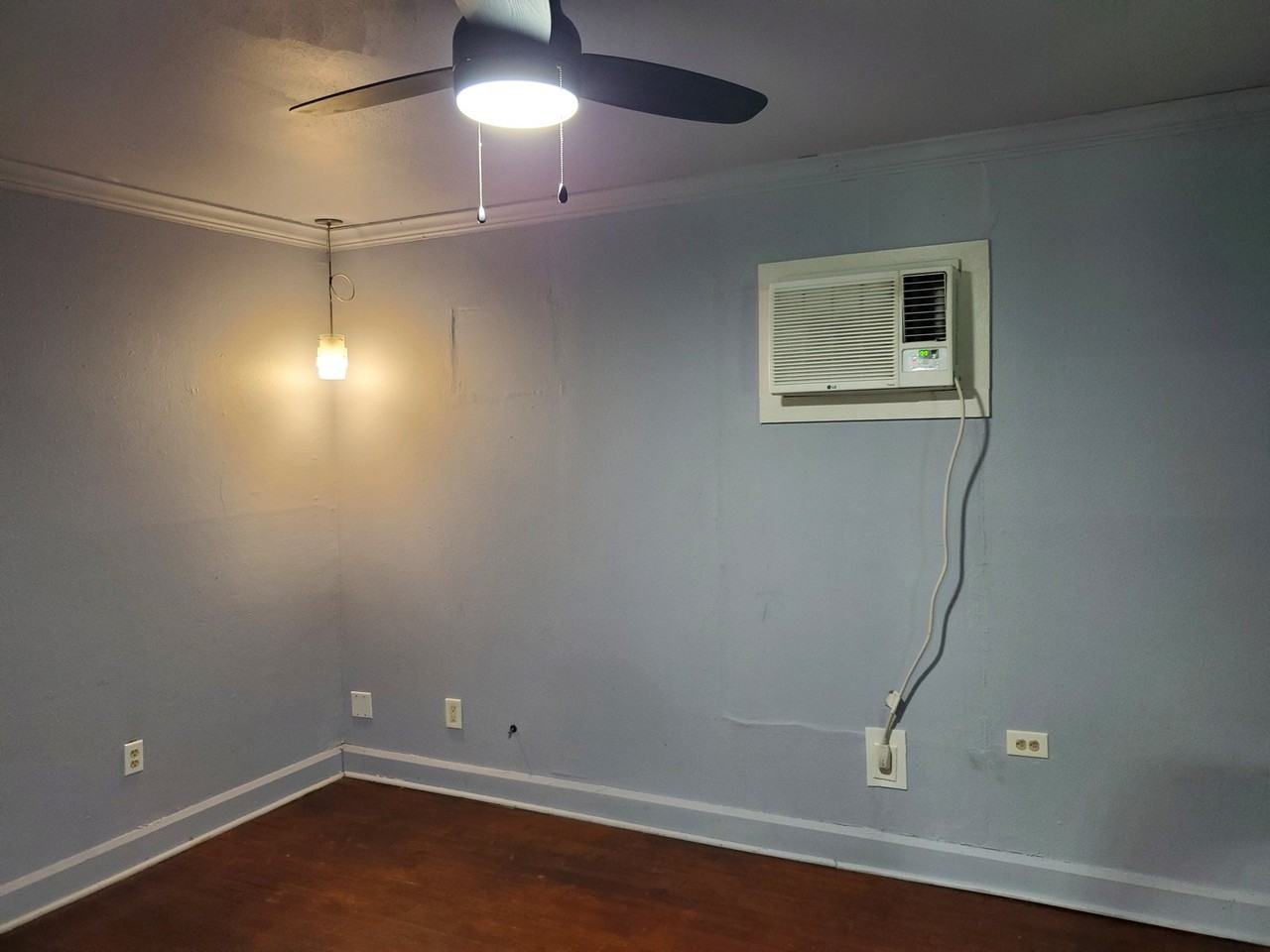 315 E Avenue L - Photo 4 of 12