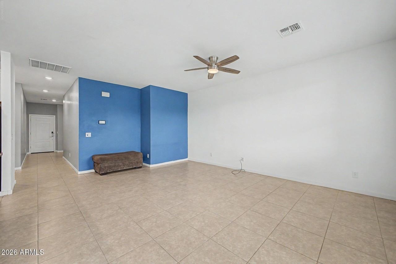 18368 W Puget Ave - Photo 5 of 31