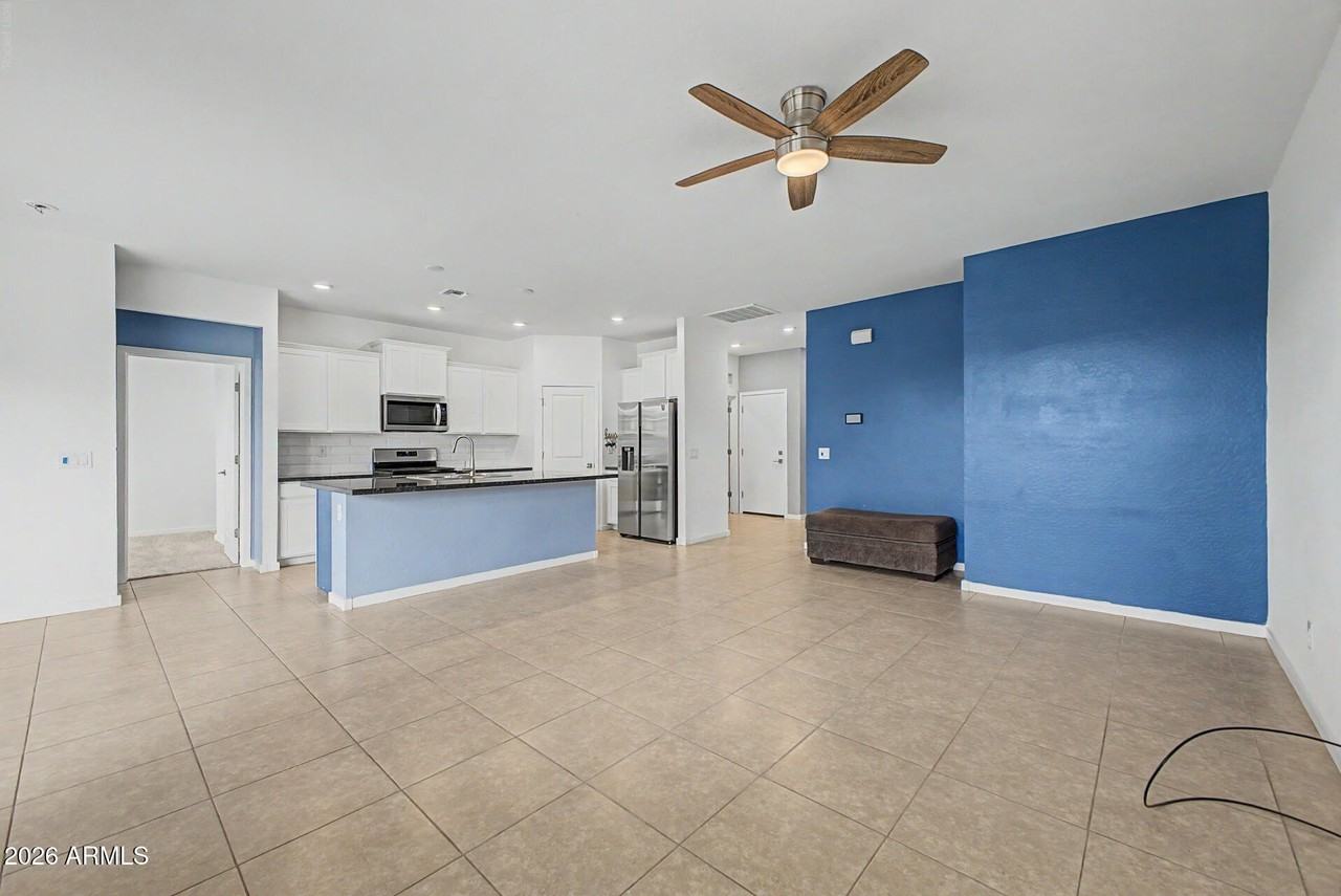18368 W Puget Ave - Photo 6 of 31