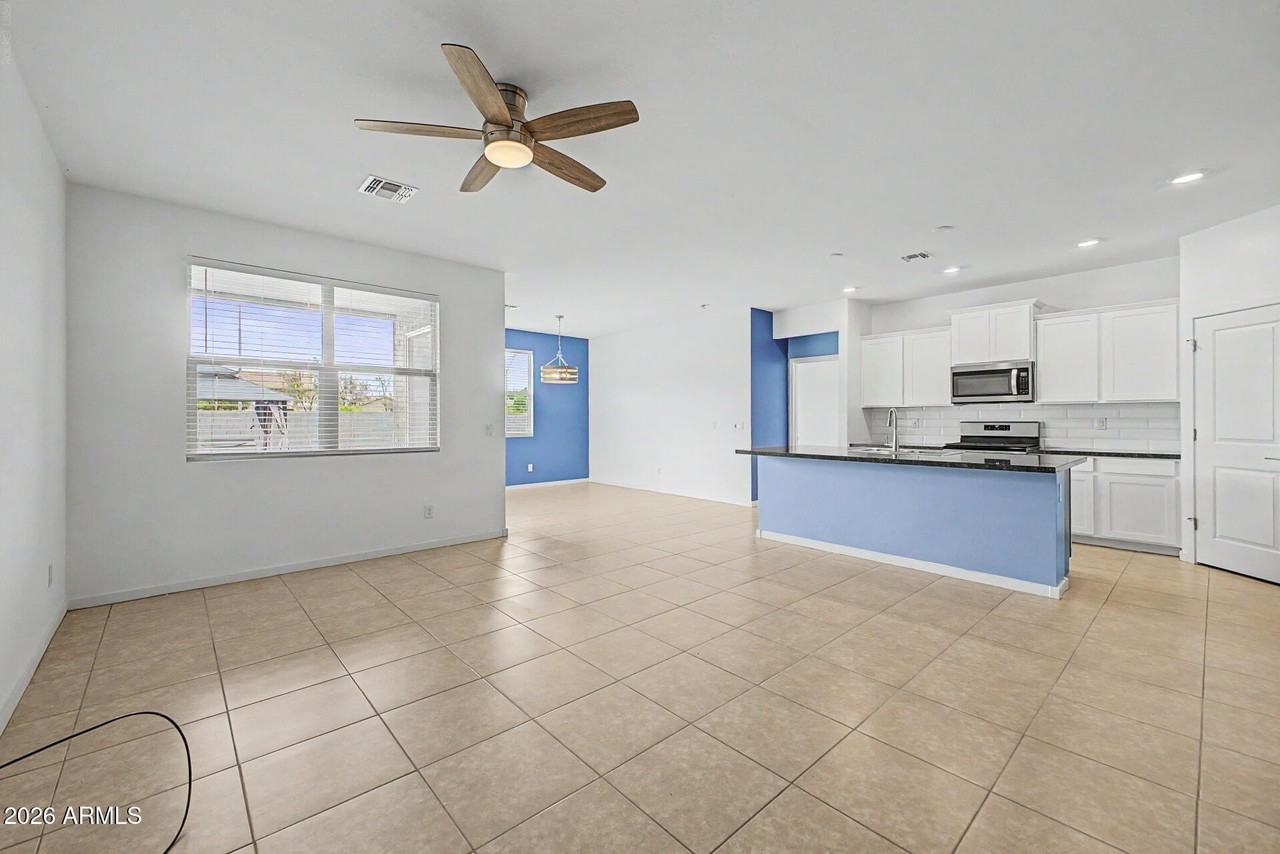 18368 W Puget Ave - Photo 7 of 31