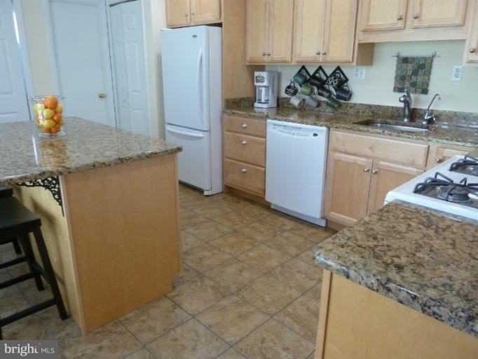 12908 Bluhill Rd - Photo 3 of 14
