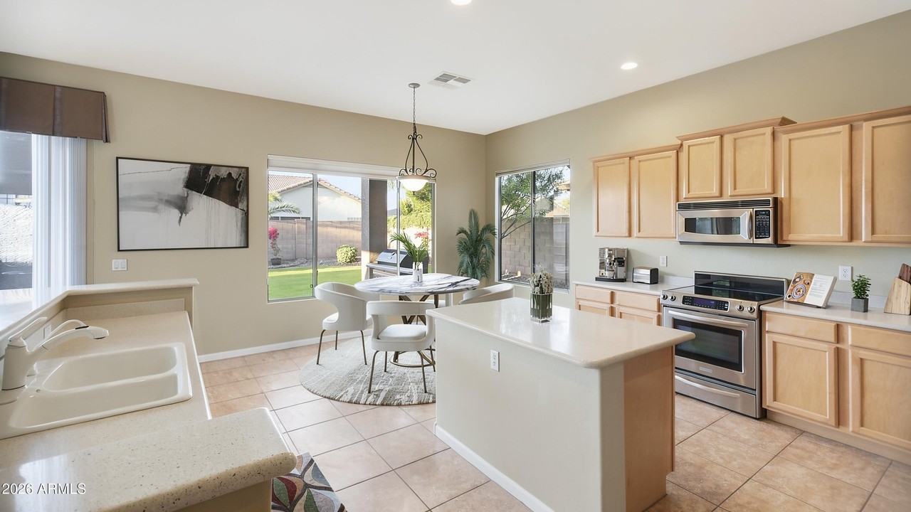 4424 E Palmdale Ln - Photo 6 of 14