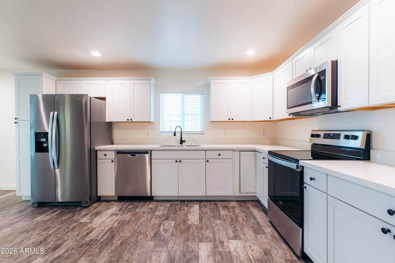 1619 S 15th Ave - Photo 2 of 49