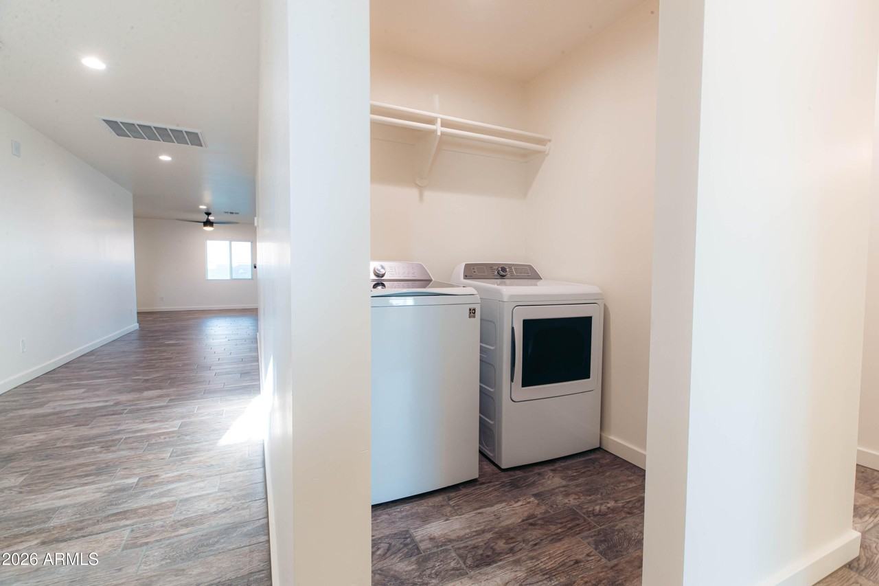1619 S 15th Ave - Photo 6 of 49