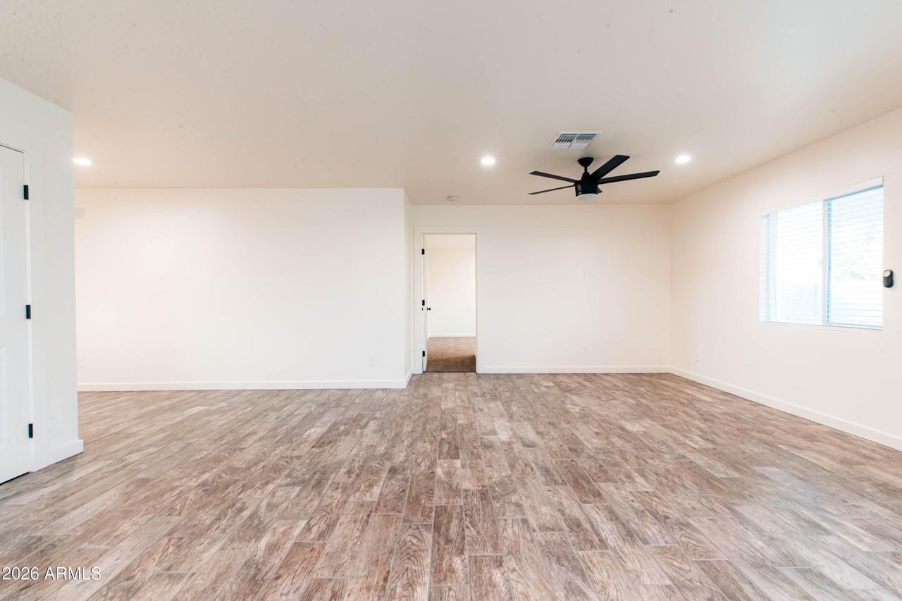 1619 S 15th Ave - Photo 7 of 49
