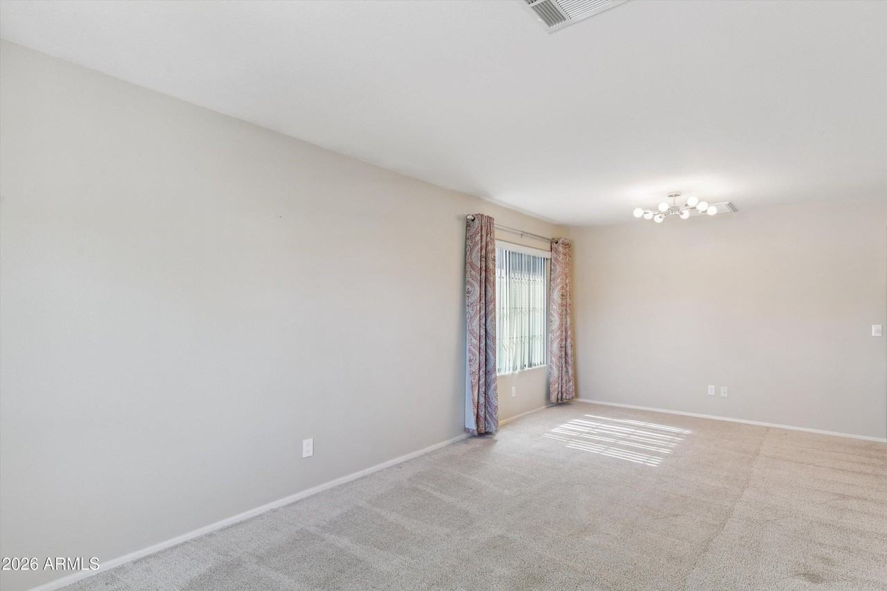 3139 W Matthew Dr - Photo 6 of 37