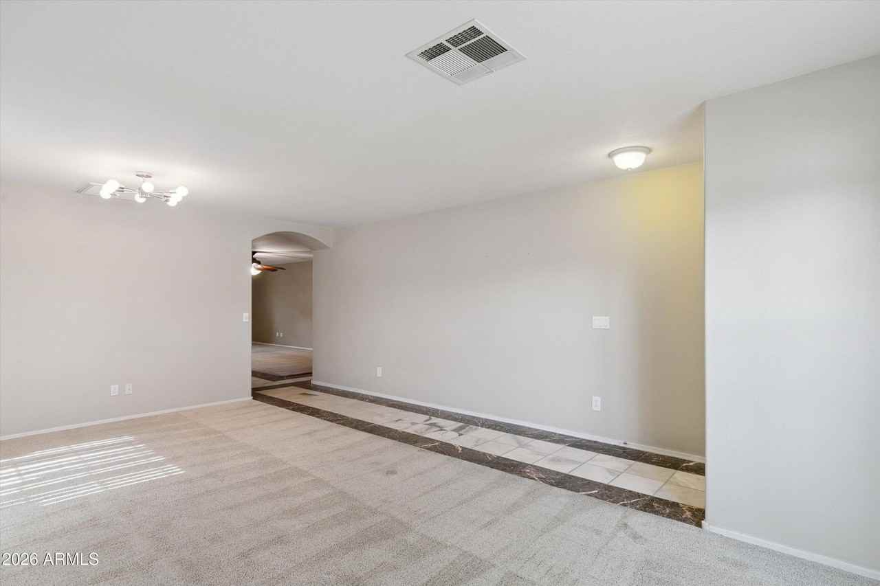 3139 W Matthew Dr - Photo 7 of 37