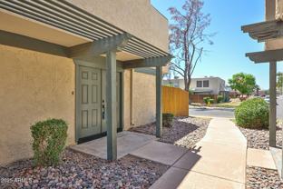 6024 W Golden Ln - Photo 1 of 1
