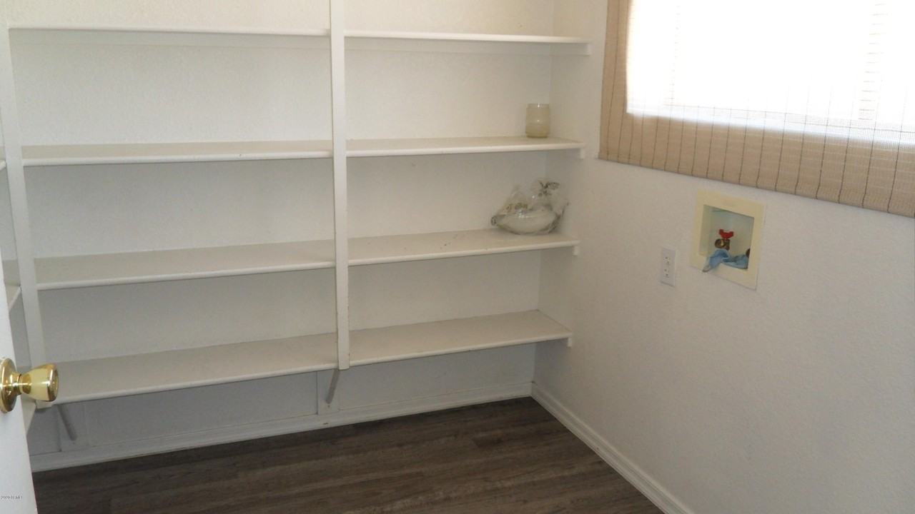 910 E Beth Dr - Photo 6 of 12