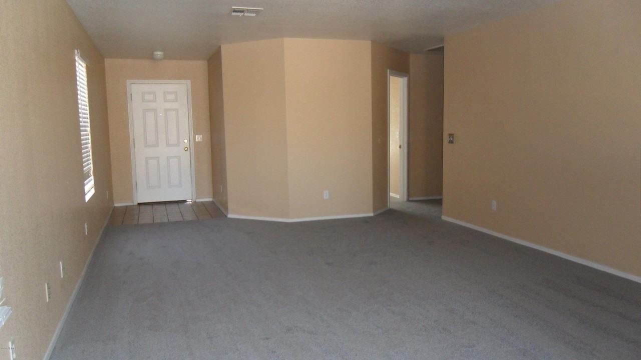 910 E Beth Dr - Photo 7 of 12