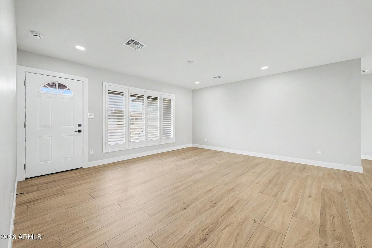 8440 E Palm Ln - Photo 5 of 24
