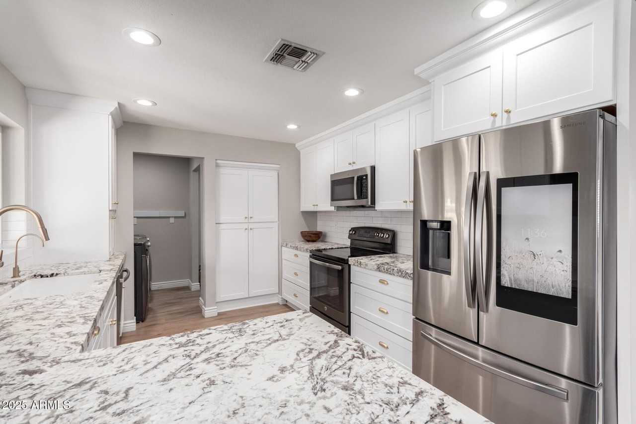 3503 E Campo Bello Dr - Photo 3 of 23