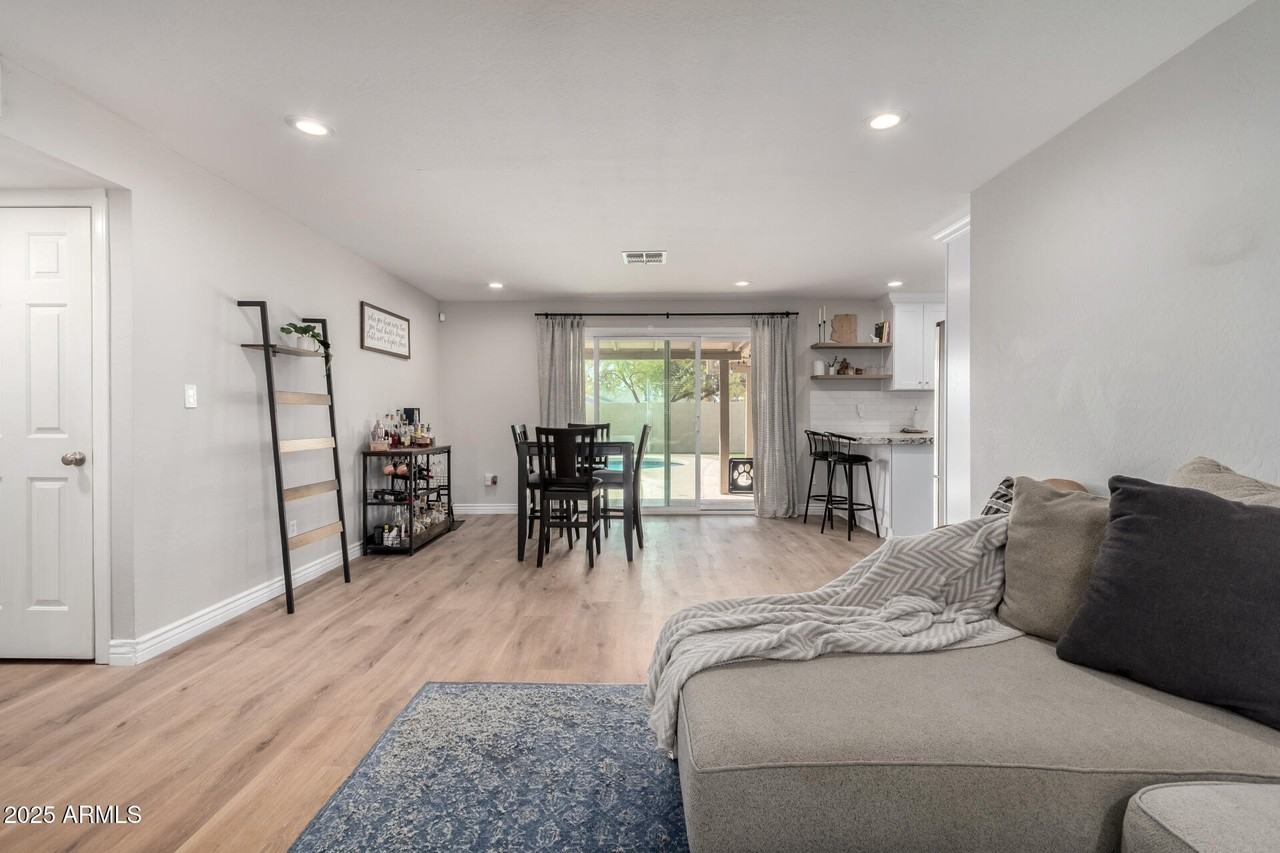 3503 E Campo Bello Dr - Photo 4 of 23